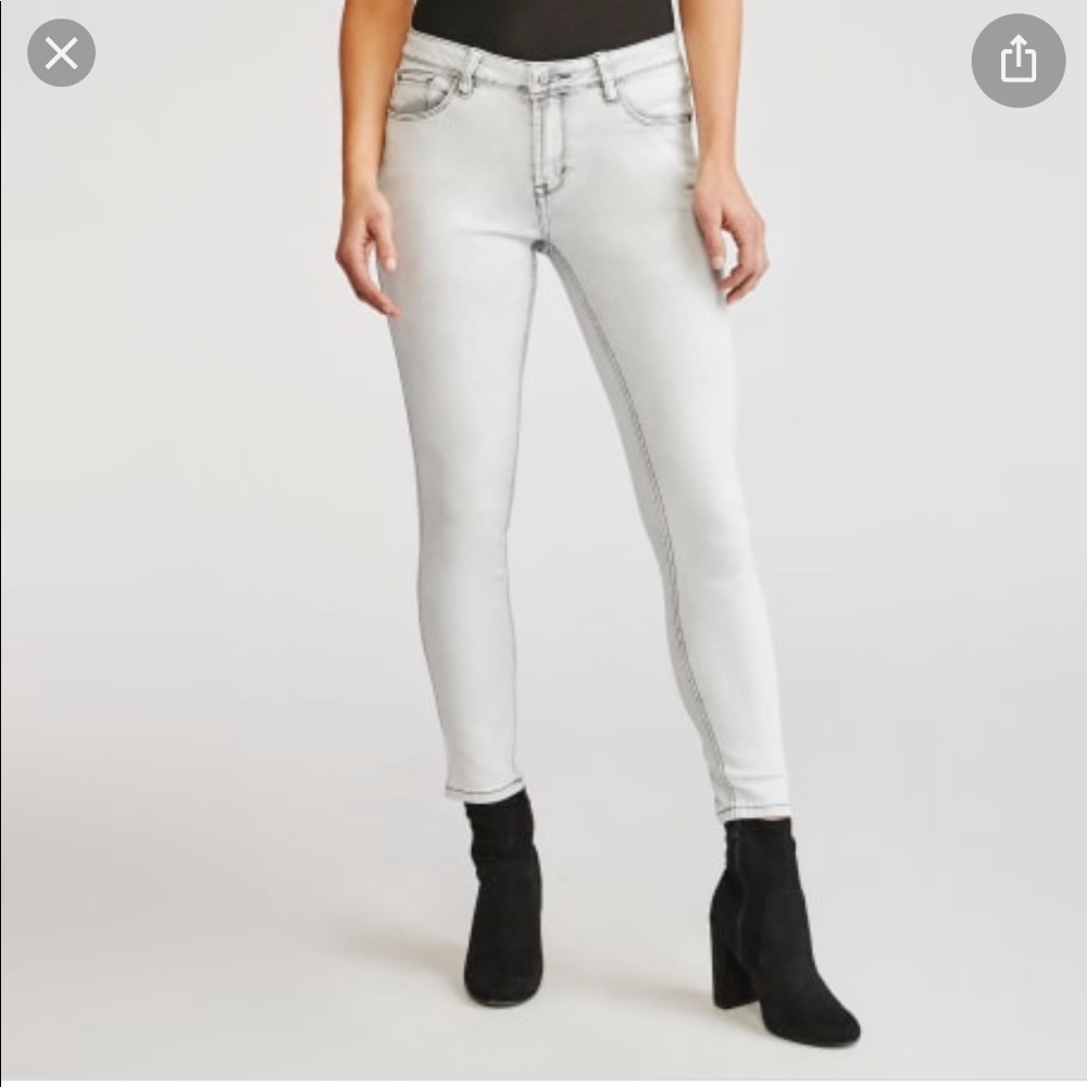 KENSIE JEANS 28" Mid Rise Ankle Biter Skinny Jean in Neptune